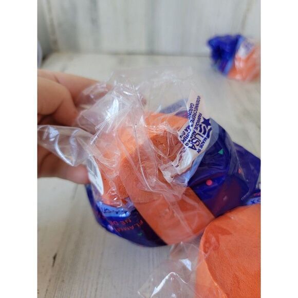 Crepe Streamer orange party Halloween set decor - Picture 4 of 4